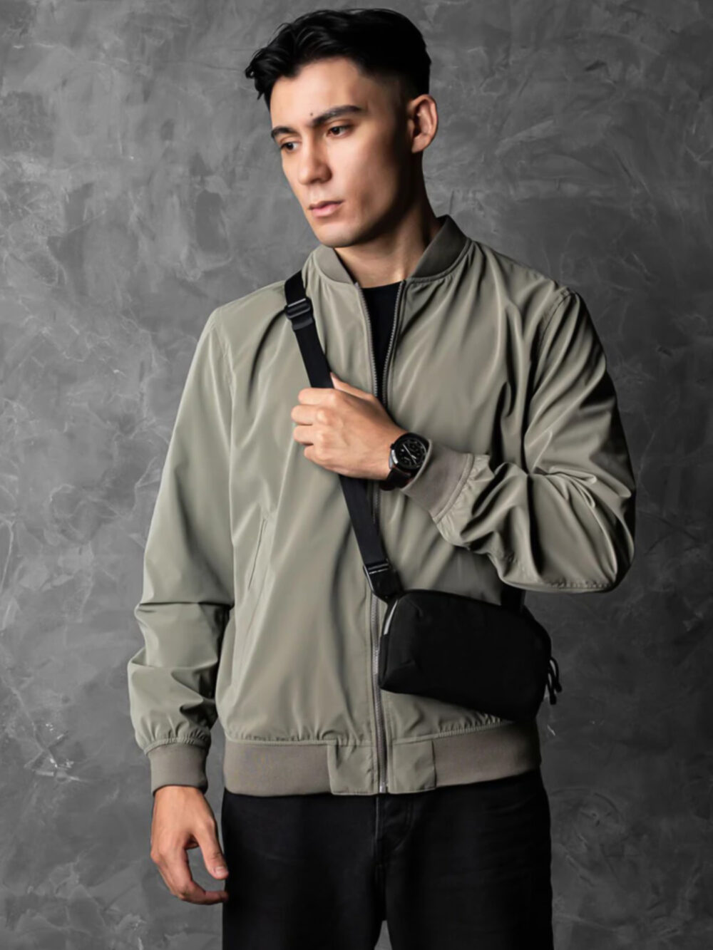 Flight Pouch Pro - Riñonera de Viaje Antirrobo Hibrida, Organizador Tecnológico para iPhone 16 Pro Max, con Bolsillo Oculto de Acceso Rapido para Pasaporte, Impermeable, Antidesgarro, Protección RFID, Creada para Explorar Ciudades Internacionales - 0.7 Litros - Imagen 10