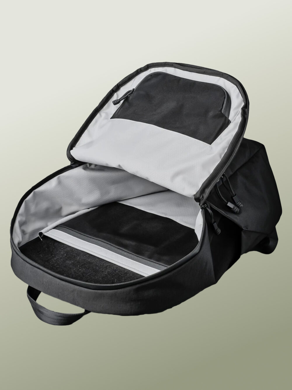 Mochila Táctica de Viaje Antirrobo, Impermeable, Antidesgarro y Antigolpes, Bolsillos para Termo de Hasta 770 ml, Bolsillos Ocultos de Acceso Rapido para Pasaporte, Organizador Tecnológico para MacBook Pro de 14 y 16 Pulgadas, Creado para Viajar en Avión y Explorar Ciudades Internacionales - 23 Litros - Imagen 7