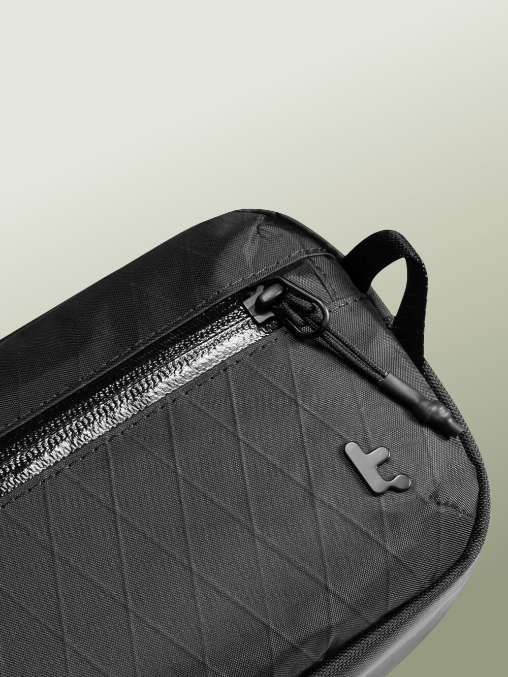 Aviator-T35 X-Pac Chest Bag L - Riñonera de Viaje Antirrobo, Organizador Tecnológico para Xbox Rog Ally X y Nintendo Switch 2, con Bolsillo Oculto de Acceso Rapido para Pasaporte, Impermeable, Antidesgarro, Protección RFID, Creada para Explorar Ciudades Internacionales – 3.5 Litros - Imagen 6
