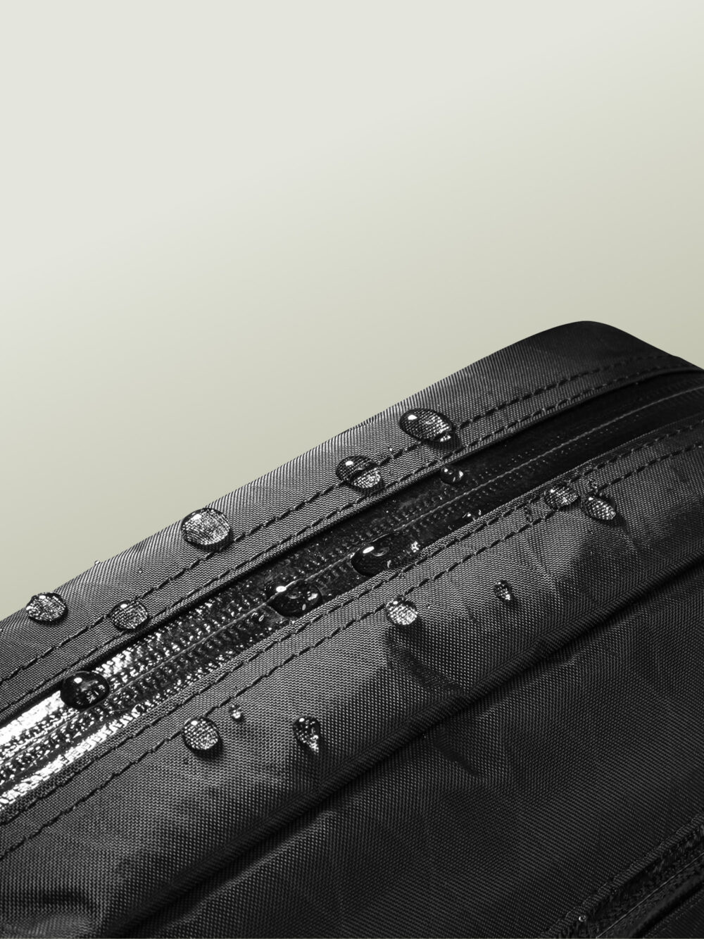 Aviator-T35 X-Pac Chest Bag L - Riñonera de Viaje Antirrobo, Organizador Tecnológico para Xbox Rog Ally X y Nintendo Switch 2, con Bolsillo Oculto de Acceso Rapido para Pasaporte, Impermeable, Antidesgarro, Protección RFID, Creada para Explorar Ciudades Internacionales – 3.5 Litros - Imagen 7