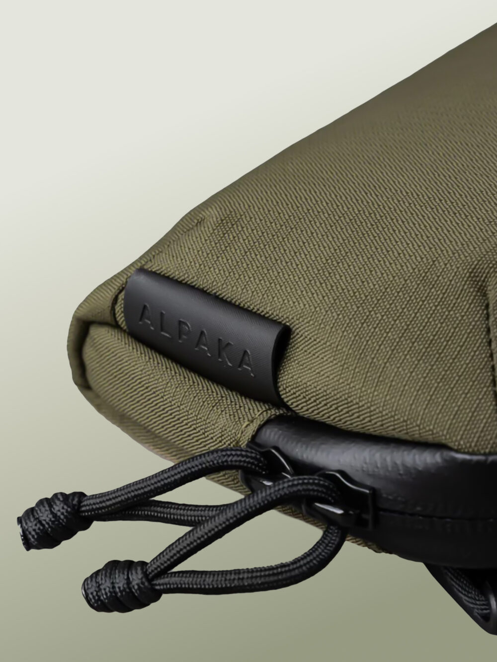 Riñonera Táctica de Viaje Antirrobo Híbrida y Expandible, RFID, Tela Ultra Liviana y Resistente, Impermeable, Antidesgarro y Antiabrasión, Organizador Tecnológico para iPhone 16 Pro Max, Bolsillo Oculto de Acceso Rápido para Pasaporte, Creada para Viajar en Avión y Exploraciones Urbanas- 0.7 Litros - Image 6