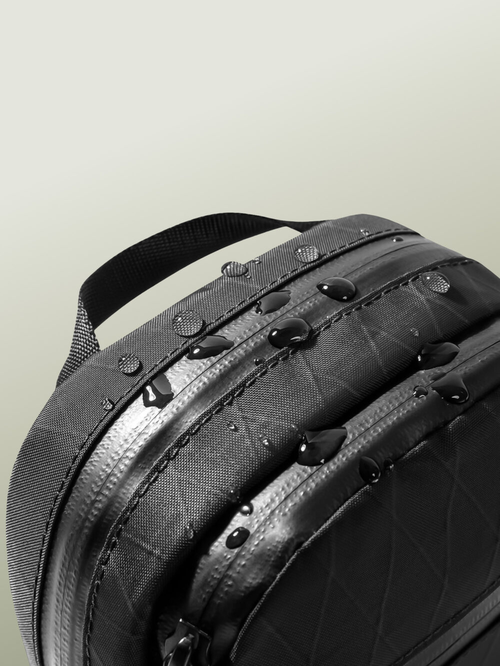 Bolso Cruzado Táctico de Viaje Antirrobo, RFID, Impermeable y Antidesgarro, Bolsillo Oculto de Acceso Rapido para Pasaporte, Organizador Tecnológico para iPhone 16 Pro Max, Compatible con Candados de Cable, Creado para Viajar en Avión y Explorar Ciudades Internacionales -  1.3 Litros - Imagen 6