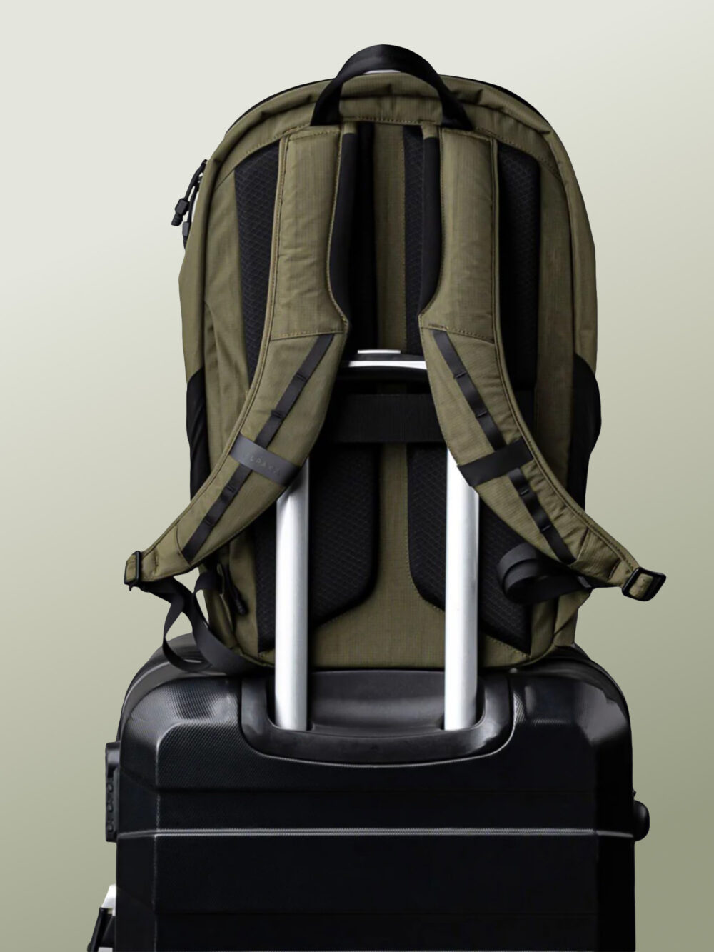 Mochila Táctica de Viaje Antirrobo y Antigolpes, Tela Ultra Liviana y Resistente, Impermeable, Antidesgarro y Antiabrasión, Organizador Tecnológico para MacBook Pro 16 M4 Max, Bolsillos para Termo de Hasta 770 ml, Bolsillos Ocultos de Acceso Rápido para Pasaporte, Creado para Viajar en Avión y Exploraciones Urbanas - 23 Litros - Image 7